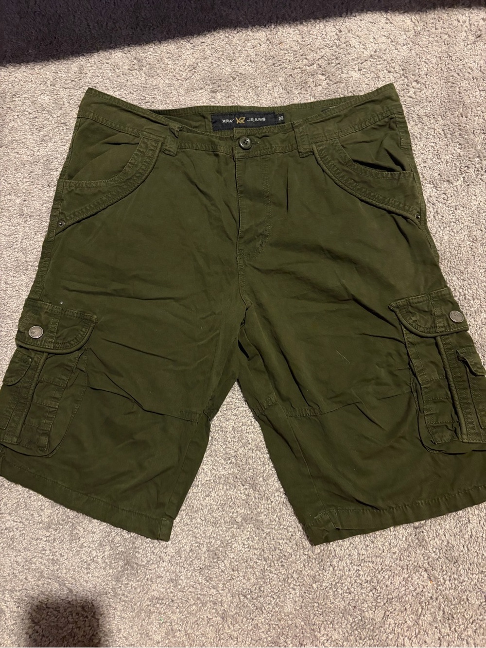 Men's Olive Cargo Shorts with Multiple Pockets